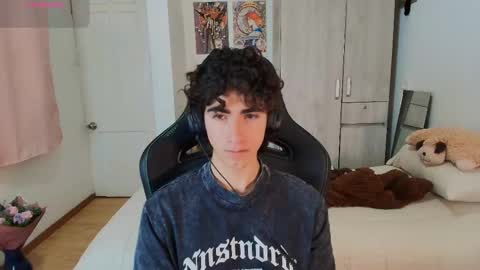 Snapshot of lucas_xo chatting on 02-06-26, 02:27 lucas_xo online show from 02-06-26, 02:27