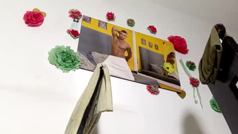 Daniel online show from 11-04-25, 03:33