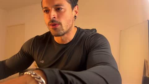 lucasfit24 online show from 06-25-26, 01:05
