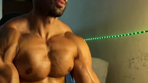 lucasfit24 online show from 08-01-26, 02:33