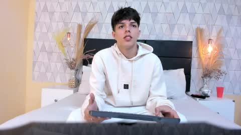 Snapshot of lucasopry chatting on 04-05-26, 11:51 Lucasopry online show from 04-05-26, 11:51