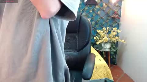 Snapshot of lucasssmith11 chatting on 06-18-26, 08:57 LucassSmith11 online show from 06-18-26, 08:57