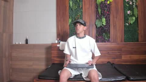 Lucca Moreti online show from 04-11-26, 03:44