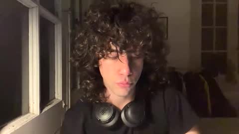 Snapshot of luccafarfalla chatting on 11-19-25, 02:11 lucca online show from 11-19-25, 02:11