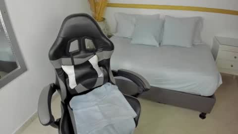 L U C C I A online show from 10-06-25, 12:46