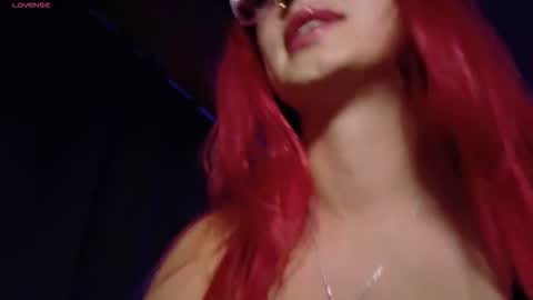 Luccy online show from 10-21-25, 03:51