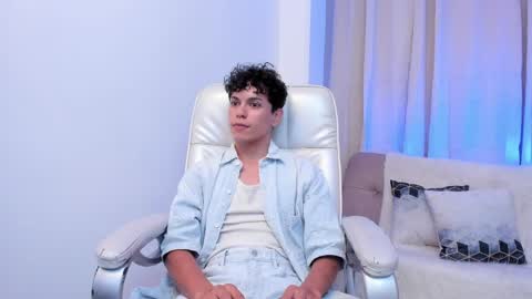 Snapshot of lucho6_9 chatting on 03-31-26, 04:02 Lucho online show from 03-31-26, 04:02