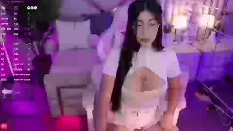 Snapshot of luci_tender chatting on 09-23-25, 12:35 hanna online show from 09-23-25, 12:35