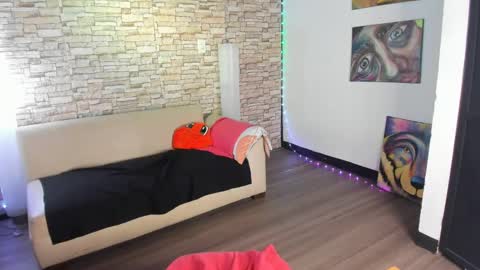 Luci online show from 03-05-25, 09:16