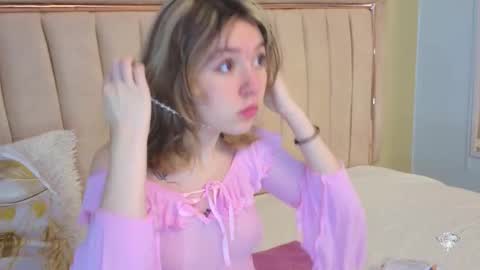 lucia_copper online show from 11-16-25, 12:33