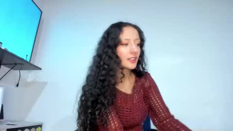 Lucia online show from 10-10-25, 10:42
