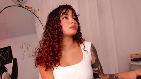 Lucia online show from 01-19-25, 05:39