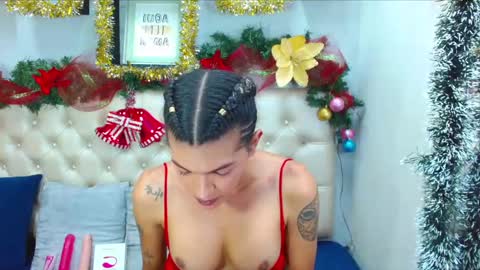 Snapshot of lucia_marks chatting on 12-18-24, 04:39 Lucia Marks online show from 12-18-24, 04:39
