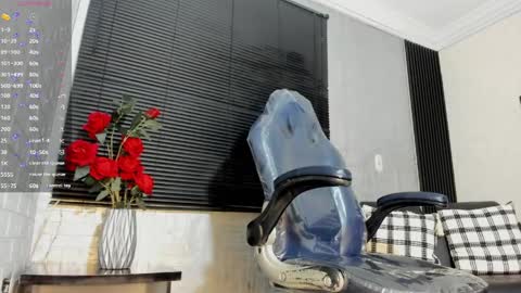 Snapshot of lucia_oregon chatting on 05-10-26, 12:43 L U C I A online show from 05-10-26, 12:43