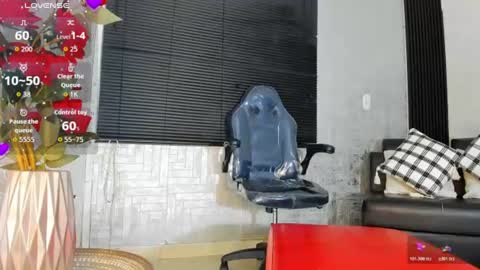 Snapshot of lucia_oregon chatting on 06-16-26, 01:25 L U C I A online show from 06-16-26, 01:25