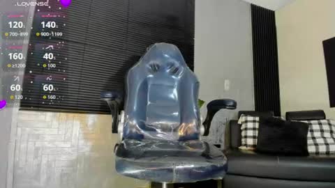 Snapshot of lucia_oregon chatting on 07-01-26, 12:40 L U C I A online show from 07-01-26, 12:40