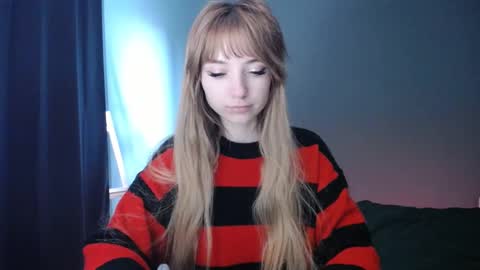 Snapshot of luciacam20 chatting on 02-22-25, 06:28 Lucy online show from 02-22-25, 06:28