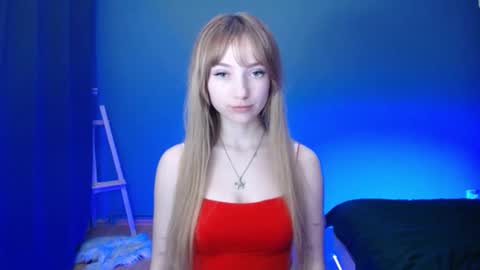 Snapshot of luciacam20 chatting on 02-23-25, 10:42 Lucy online show from 02-23-25, 10:42