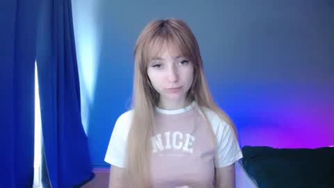 Snapshot of luciacam20 chatting on 03-02-25, 10:03 Lucy online show from 03-02-25, 10:03