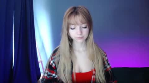 Snapshot of luciacam20 chatting on 03-03-25, 07:21 Lucy online show from 03-03-25, 07:21