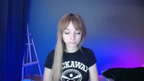 Snapshot of luciacam20 chatting on 03-07-25, 08:55 Lucy online show from 03-07-25, 08:55