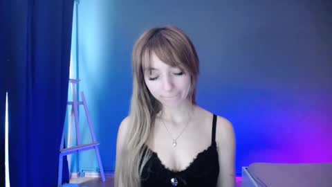 Snapshot of luciacam20 chatting on 03-08-25, 06:54 Lucy online show from 03-08-25, 06:54