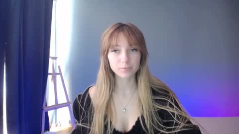 Snapshot of luciacam20 chatting on 03-08-25, 10:11 Lucy online show from 03-08-25, 10:11