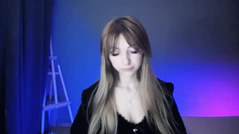 Snapshot of luciacam20 chatting on 03-08-25, 07:20 Lucy online show from 03-08-25, 07:20