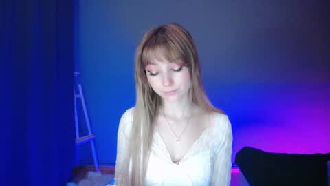 Snapshot of luciacam20 chatting on 03-11-25, 10:31 Lucy online show from 03-11-25, 10:31