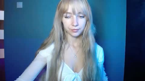 Snapshot of luciacam20 chatting on 10-09-25, 07:28 Lucy online show from 10-09-25, 07:28