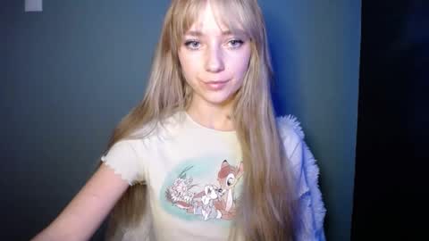 Snapshot of luciacam20 chatting on 10-23-25, 06:56 Lucy online show from 10-23-25, 06:56