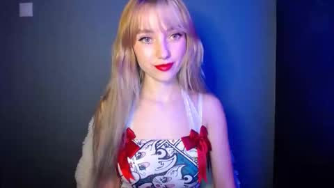 Snapshot of luciacam20 chatting on 11-13-25, 07:57 Lucy online show from 11-13-25, 07:57