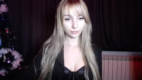 Snapshot of luciacam20 chatting on 01-06-26, 07:28 Lucy online show from 01-06-26, 07:28