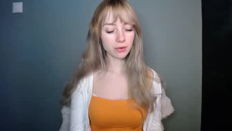 Snapshot of luciacam20 chatting on 01-12-26, 07:35 Lucy online show from 01-12-26, 07:35