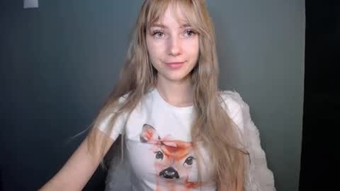 Snapshot of luciacam20 chatting on 01-13-26, 07:52 Lucy online show from 01-13-26, 07:52