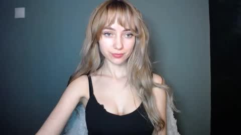 Snapshot of luciacam20 chatting on 02-03-26, 04:12 Lucy online show from 02-03-26, 04:12