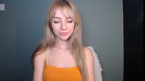 Snapshot of luciacam20 chatting on 02-07-26, 07:17 Lucy online show from 02-07-26, 07:17