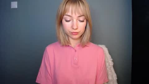 Snapshot of luciacam20 chatting on 02-13-26, 01:29 Lucy online show from 02-13-26, 01:29