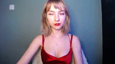Snapshot of luciacam20 chatting on 02-16-26, 07:15 Lucy online show from 02-16-26, 07:15