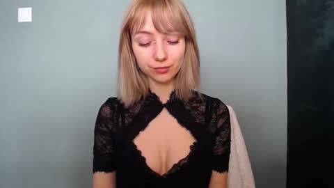 Snapshot of luciacam20 chatting on 03-13-26, 08:43 Lucy online show from 03-13-26, 08:43