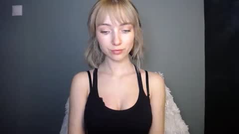 Snapshot of luciacam20 chatting on 03-15-26, 07:31 Lucy online show from 03-15-26, 07:31