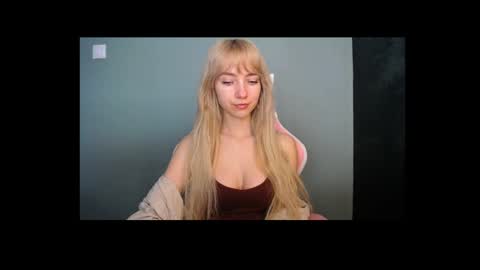 Lucy online show from 04-28-26, 07:02