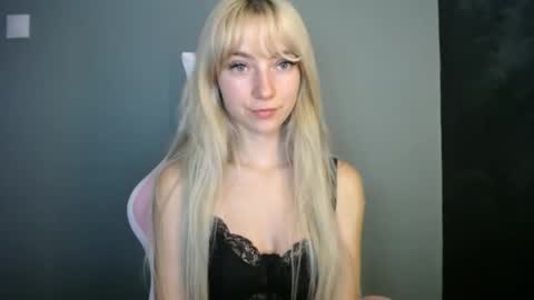 Snapshot of luciacam20 chatting on 06-01-26, 06:48 Lucy online show from 06-01-26, 06:48