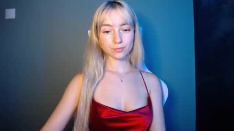 Snapshot of luciacam20 chatting on 06-07-26, 07:06 Lucy online show from 06-07-26, 07:06