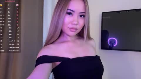 Kira online show from 03-08-26, 12:09