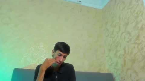 Pirulo online show from 11-15-25, 12:34