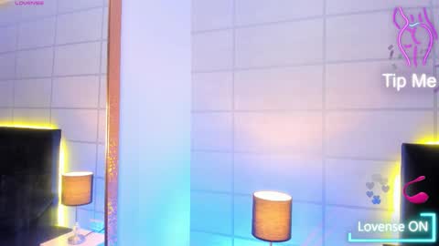 lucy online show from 11-16-25, 04:18