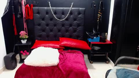 Snapshot of luciana_di chatting on 03-27-26, 08:26 Luciana Di online show from 03-27-26, 08:26