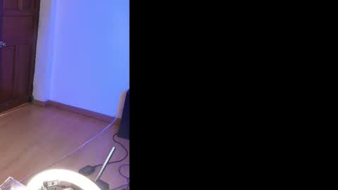 Snapshot of luciana_hunters chatting on 03-10-25, 12:04 luciana_hunters online show from 03-10-25, 12:04