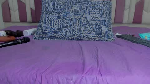 instagram luciana417  online show from 01-10-25, 09:23